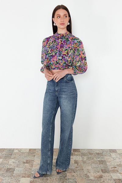 Trendyol Collection Lilac Floral Pattern - Stand Collar Crop Blouse TWOSS23BZ00397