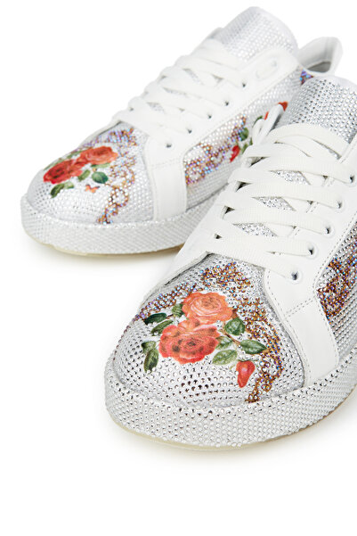 Cengiz Gümüş Beyaz Taşlı Kırmızı Çiçekli Spor Ayakkabı