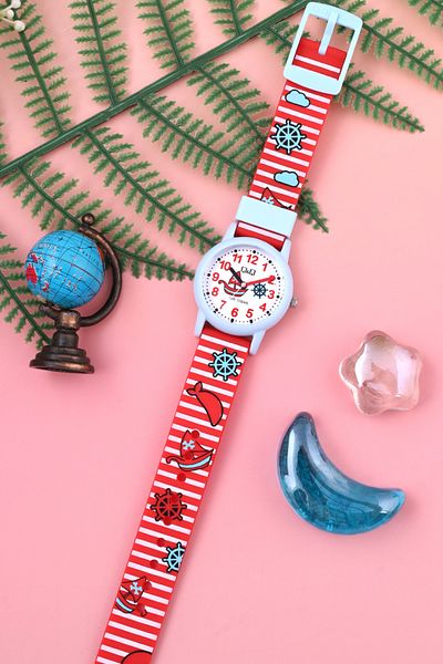 Q&Q Red and White Ship Pattern Cute Children's Wristwatch