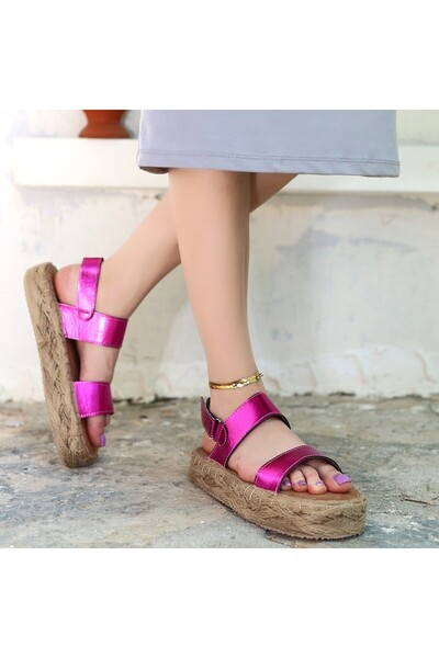 TUGERDİ صندل نسائي من Tugerdi باللون الفوشيا مزود بشريط فيلكرو ونعل حراري TGY...