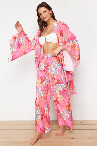 Trendyol Collection Gewebte Hose mit Blumenmuster TBESS24PL00019