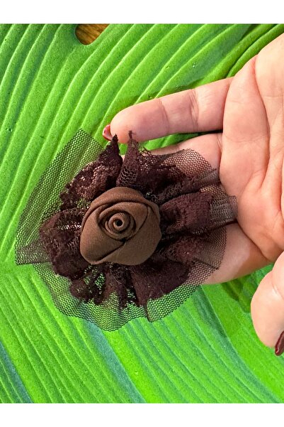 Gönülden Tasarım 9X9 CM KABARTMA GÜLLÜ TÜL BROŞ YAKA İĞNESİ TÜRBAN GİYİM AKSESUARI KAHVERENGİ