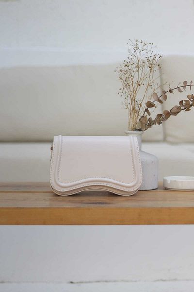 Moom Bag Γυναικεία τσάντα ώμου με υφασμάτινο λουράκι με μοτίβο κρέμας