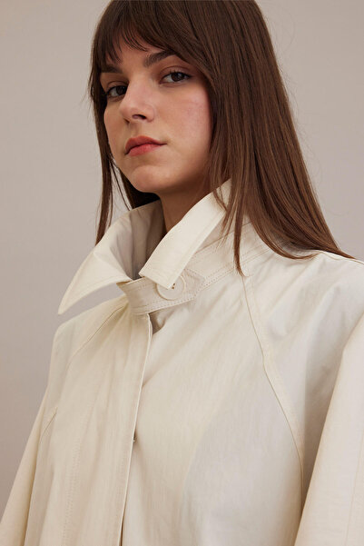 Manuka OVERSIZE TEKNİK KUMAŞ TRENÇKOT VANİLYA