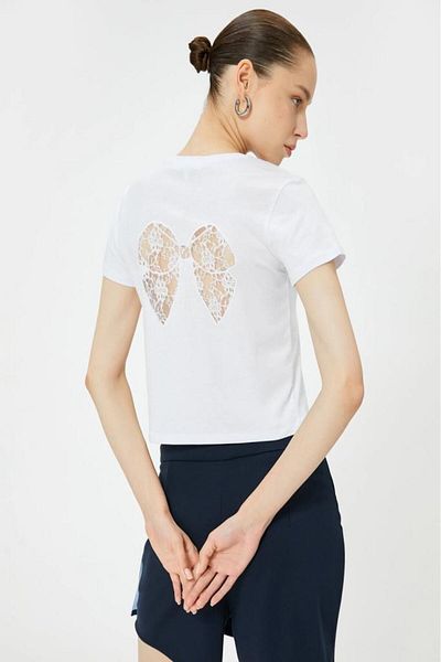 Koton Κοντομάνικο T-shirt με λαιμόκοψη με δαντέλα πλάτη και λεπτομέρεια με φιόγκο