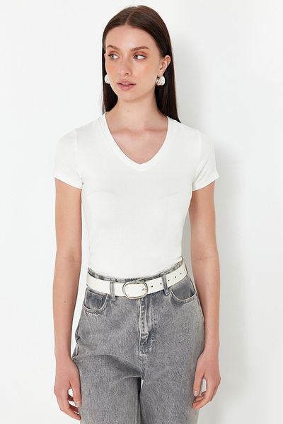 Trendyol Collection White Premium Viscous/Soft Fabric Fitted/Fitted Stretch Knitted Blouse TWOSS24BZ00567
