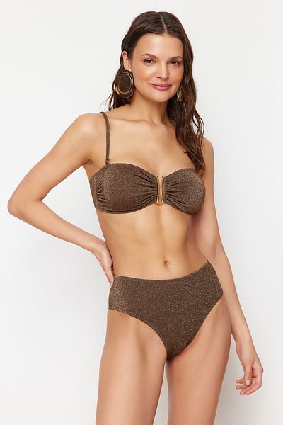 Trendyol Collection Braunes, trägerloses, glitzerndes brasilianisches Bikini-Set mit Zubehör TBESS24BT00054