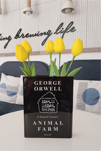 Gri Grafik Design Workshop George Orwell Black Book Vase - World Classics Collection