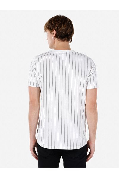 Colin's Tricou cu mânecă scurtă pentru bărbați, alb, imprimat cu decolteu normal, Cl 1064701