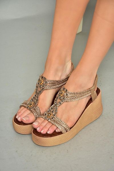 Fox Shoes S258188009 Damensandalen mit Keilabsatz in Kupfer