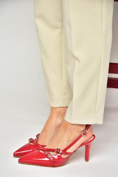 Fox Shoes S654071908 Kırmızı Rugan Kısa Topuklu Kadın Ayakkabı