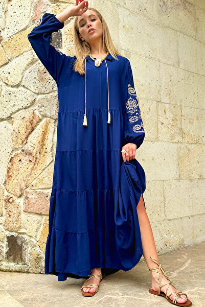 Trend Alaçatı Stili Női sötétkék uralkodó galléros ujjak, hímzett réteges, hullámos, szőtt viszkóz ruha ALC-X12188