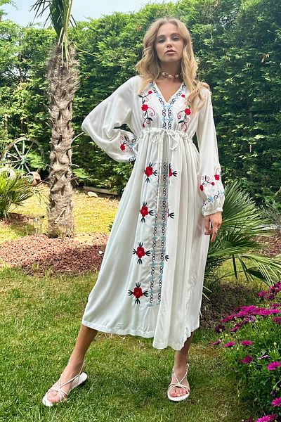 Trend Alaçatı Stili Weißes, mit Guipure-Spitze und Stickereien verziertes Leinenkleid für Damen ALC-X12146
