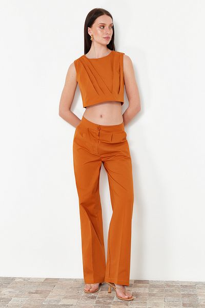Trendyol Collection Hellbraune Hose mit weitem Bein/weitem Bein aus Webstoff TWOSS24PL00132