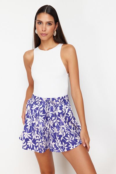 Trendyol Collection Lila gemusterte Relaxed Fit Shorts mit normaler Taille und Wickel-/Strukturstrickmuster TWOSS22SR0212