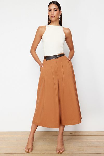 Trendyol Collection Tkané kalhoty hnědého sukně s páskem TWOSS24PL00133