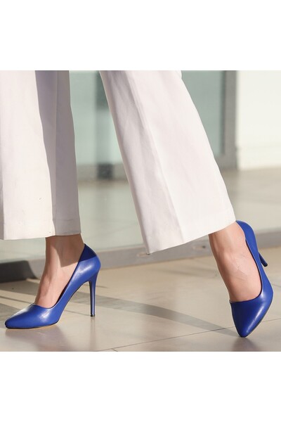 Moka Shopin Saks Blue Hillar Skin Stiletto Shoes