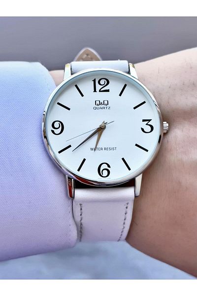 Q&Q Men's Leather Cord Wristwatch