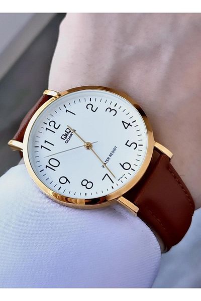 Q&Q  Men's Leather Cord Wristwatch