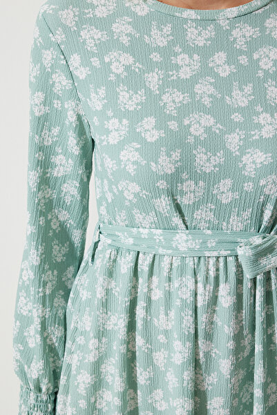 Happiness İstanbul Wassergrünes, florales, langes Strickkleid für Damen DD01322