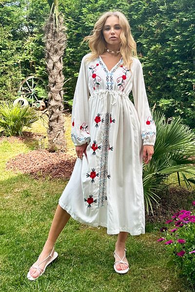 Trend Alaçatı Stili Weißes, mit Guipure-Spitze und Stickereien verziertes Leinenkleid für Damen ALC-X12146