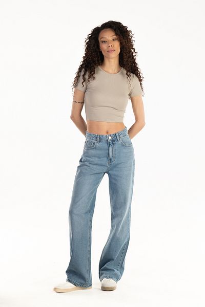 Novita Mittelblaue Jeans mit weitem Bein für Damen NOV24JE0003