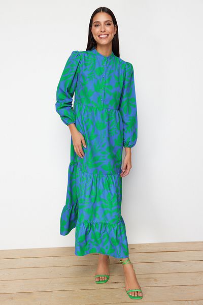 Trendyol Modest Blaues gemustertes Kleid aus gewebter Baumwolle mit halber Knopfleiste und weiter Passform TCTSS23EB00222