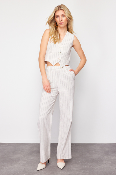 Trendyol Collection Bézs, egyenes szabású, rugalmas derékú pamutvászon nadrág - zsebekkel, TWOSS24PL00055