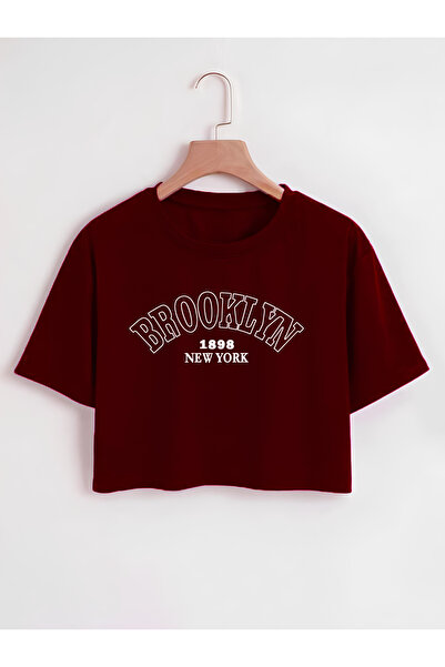 Ginevra تي شيرت نسائي قصير برقبة دائرية كبيرة الحجم مطبوع عليه بروكلين