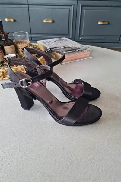 Topukla Footwear 024 11 Topukla Kadın Tek Bantlı Saten 8 cm Kalın Topuklu Abiye Ayakkabı