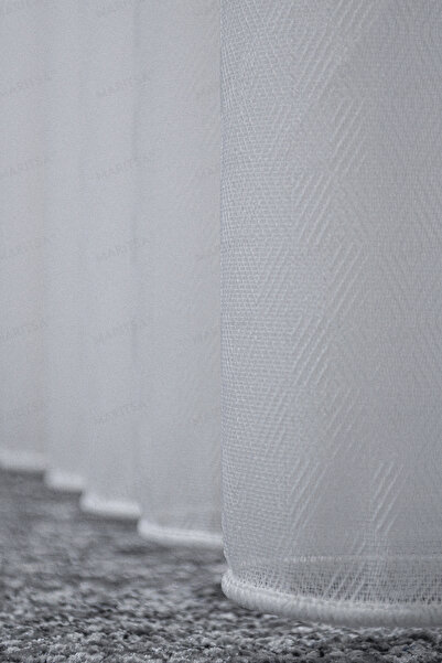 MARİTSA Cortina din tul din seria Sofia - model Arya cu sclipici, pliată îngustă ecru, cu fustă plumb (1X3)