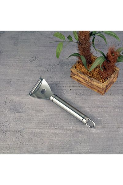 Tohana Metal Handle Peeler - Comfortable Cut
