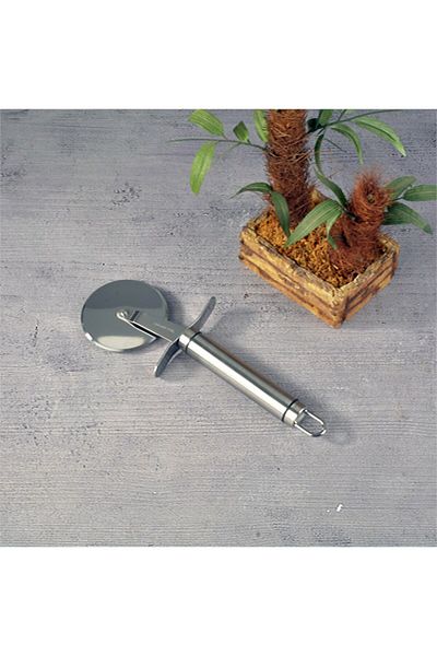 Tohana Metal Pizza Slicer - Handle Design