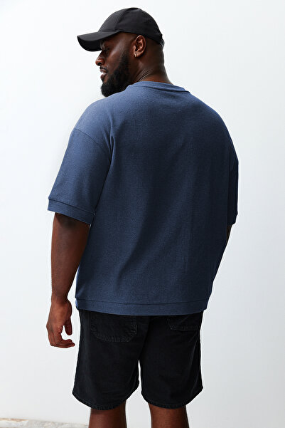 Trendyol Collection Υπερμεγέθη Indigo Premium T-Shirt - Τσέπη και άνετο TMNSS24BF00028