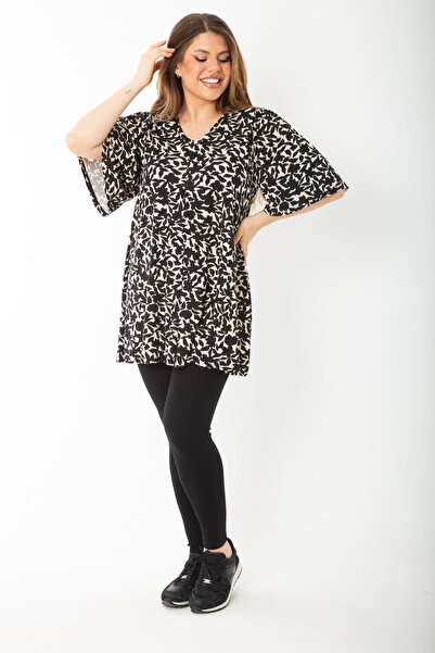 Şans Жіноча туніка великого розміру, чорна, з плісированим передом і V-подібним вирізом 65N37754