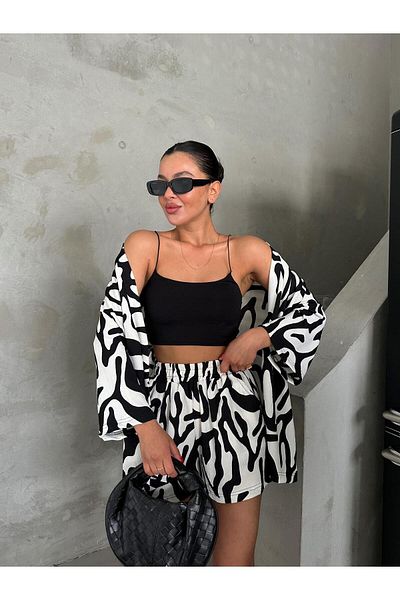 Costum kimono cu umăr negru și alb pentru femei, cu pantaloni scurți