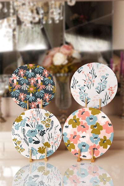 Realhomes 4-Piece Colorful Floored Flower Patterned Supply & Placemat