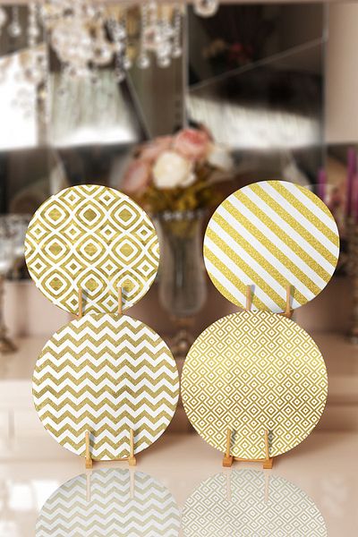 Realhomes 4-Piece Gold Leaf Geometric Designed Placemat & Supla