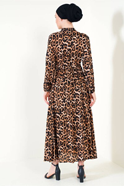 Giyim Dünyası Γυναικείο μακρύ φόρεμα με γιακά Judge σε καφέ χρώμα