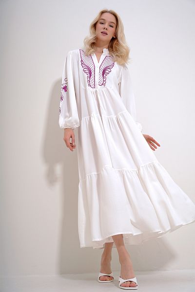 Trend Alaçatı Stili Weißes Maxikleid aus Webstoff mit Richterkragen und Glitzerstickerei für Damen ALC-X11992