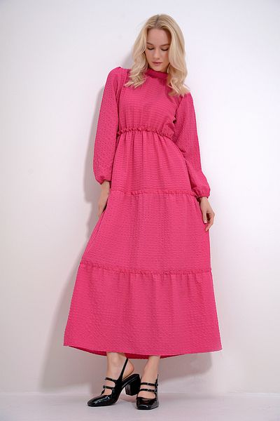 Trend Alaçatı Stili Rochie de damă fucsia cu mâneci balon cu guler stand, cu volană, cu mâneci cu texturi proprii ALC-X12028