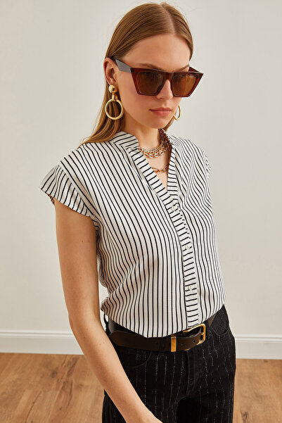 Olalook Dámská bílá černá proužkovaná viskózová košile s výstřihem do V GML-19000188