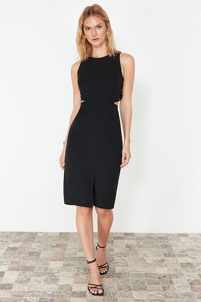 Trendyol Collection Černé midi tužkové sukňové šaty – vykrojený detail, bez rukávů – TWOSS23EL02043