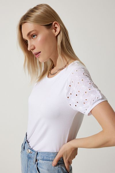 Happiness İstanbul Women's White Guipure Sleeve Cotton Basic Knitted T-Shirt VF00001