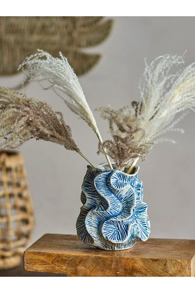 Warm Design Organic Patterned Wavy Shaped Vase