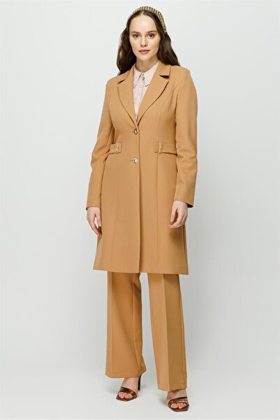 Esswaap Aksesuar Detaylı Uzun Ceket Pantolon Takım Camel