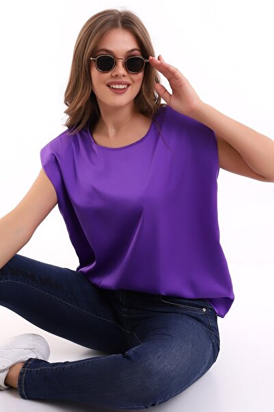 GLAMIFY FASHION Yuvarlak Yaka Kolsuz Vatkalı Rahat Kesim Düğmeli Şık Ve Cool ...