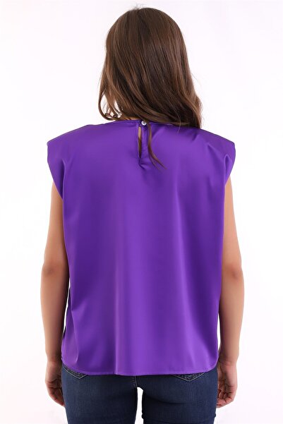 GLAMIFY FASHION Yuvarlak Yaka Kolsuz Vatkalı Rahat Kesim Düğmeli Şık Ve Cool Saten Bluz