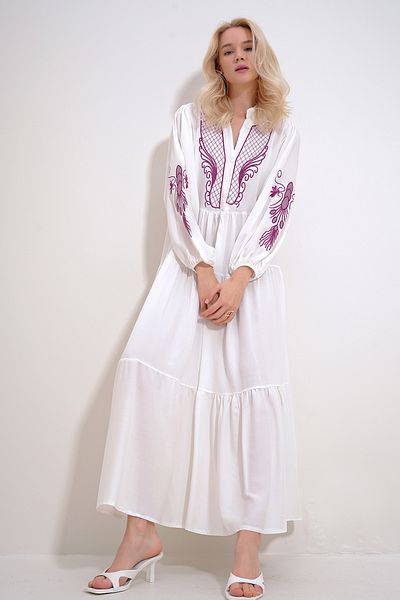 Trend Alaçatı Stili Weißes Maxikleid aus Webstoff mit Richterkragen und Glitzerstickerei für Damen ALC-X11992