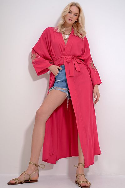 Trend Alaçatı Stili Fuchsiafarbener Maxiboy-Kimino-Kaftan für Damen mit Rücken- und Armpartie und Glitzerstickerei-Taillengürtel ALC-X11995